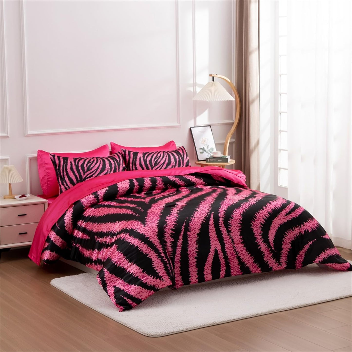 A Nice Night Leopard Printed，Satin Silky Soft Quilt Sexy Luxury Super Soft Microfiber Comforter Quilt Bedding Comforter Set Full/Queen, Light Weighted (Pink, Queen(88-by-88-inches))