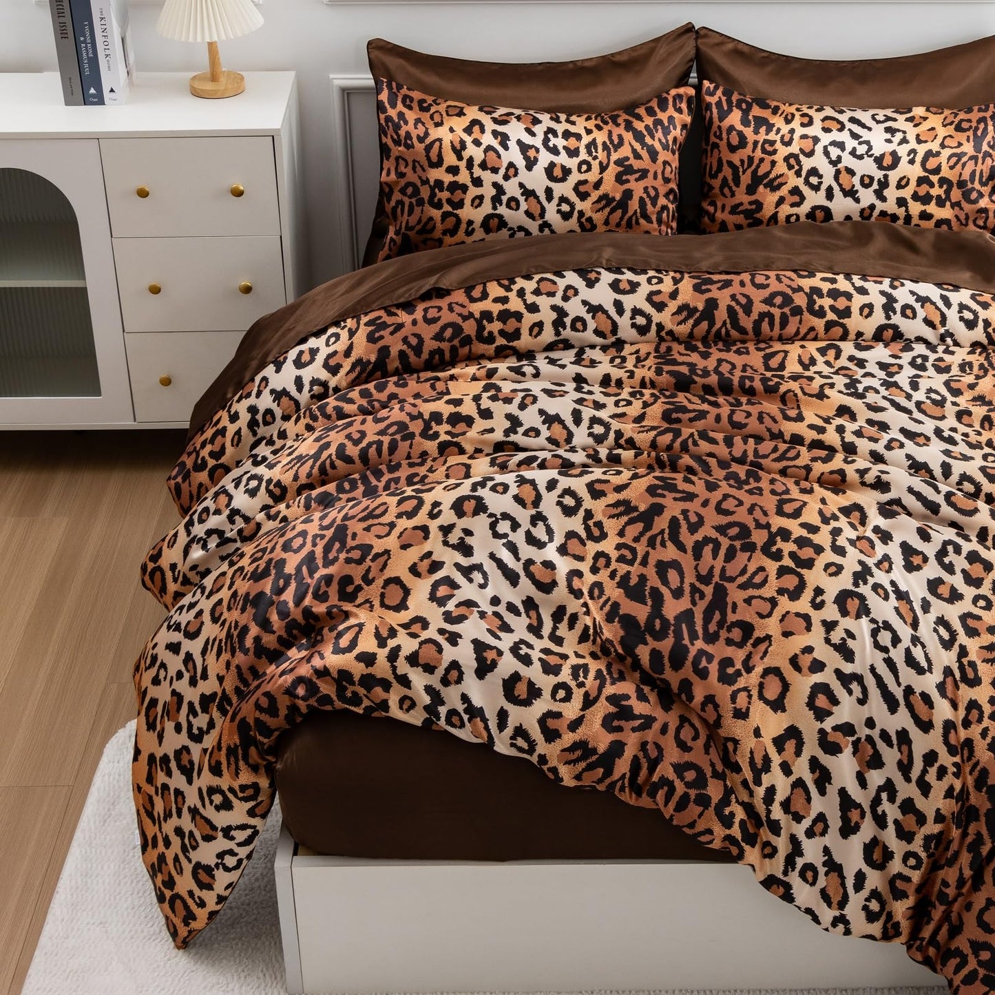 A Nice Night Leopard Printed，Satin Silky Soft Quilt Sexy Luxury Super Soft Microfiber Comforter Quilt Bedding Comforter Set Full/Queen, Light Weighted (Pink, Queen(88-by-88-inches))