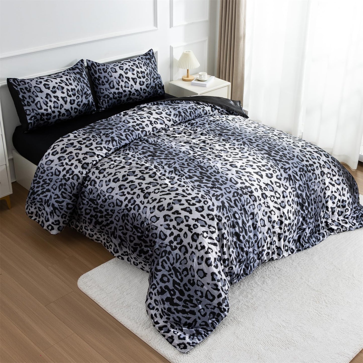 A Nice Night Leopard Printed，Satin Silky Soft Quilt Sexy Luxury Super Soft Microfiber Comforter Quilt Bedding Comforter Set Full/Queen, Light Weighted (Pink, Queen(88-by-88-inches))